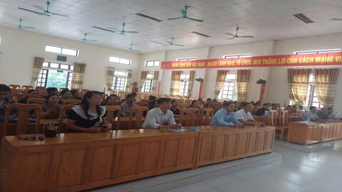 HỘI NÔNG DÂN XÃ XUÂN LĨNH, HUYỆN NGHI XUÂN PHỐI HỢP TỔ CHỨC        TẬP HUẤN KỶ THUẬT SỬ DỤNG PHÂN BÓN CHO HỘI VIÊN, NÔNG DÂN.